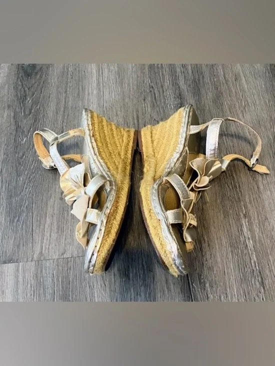 Born Strappy Gold Floral wedge sandals size 8 - Picture 3 of 6